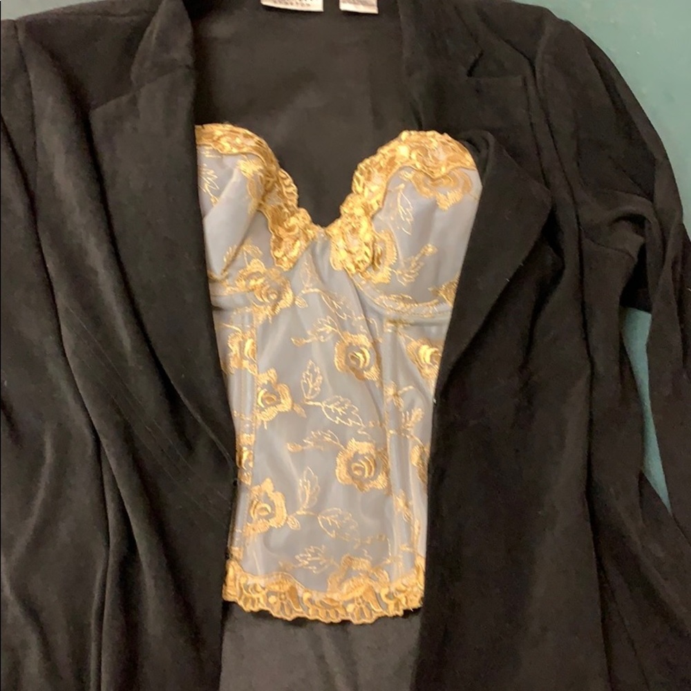 Gold and blue adjustable top.